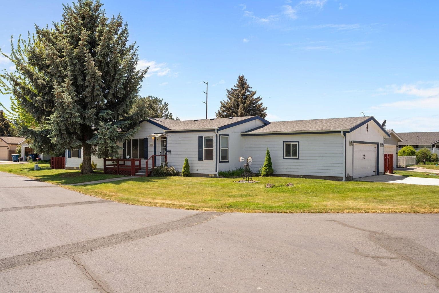 Photo of 1815 6th 4 of 26