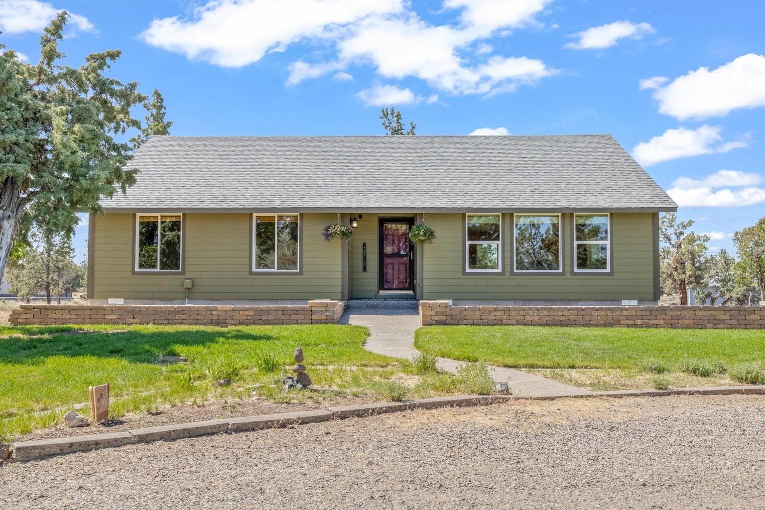 Photo of 5677 49th 2 of 32