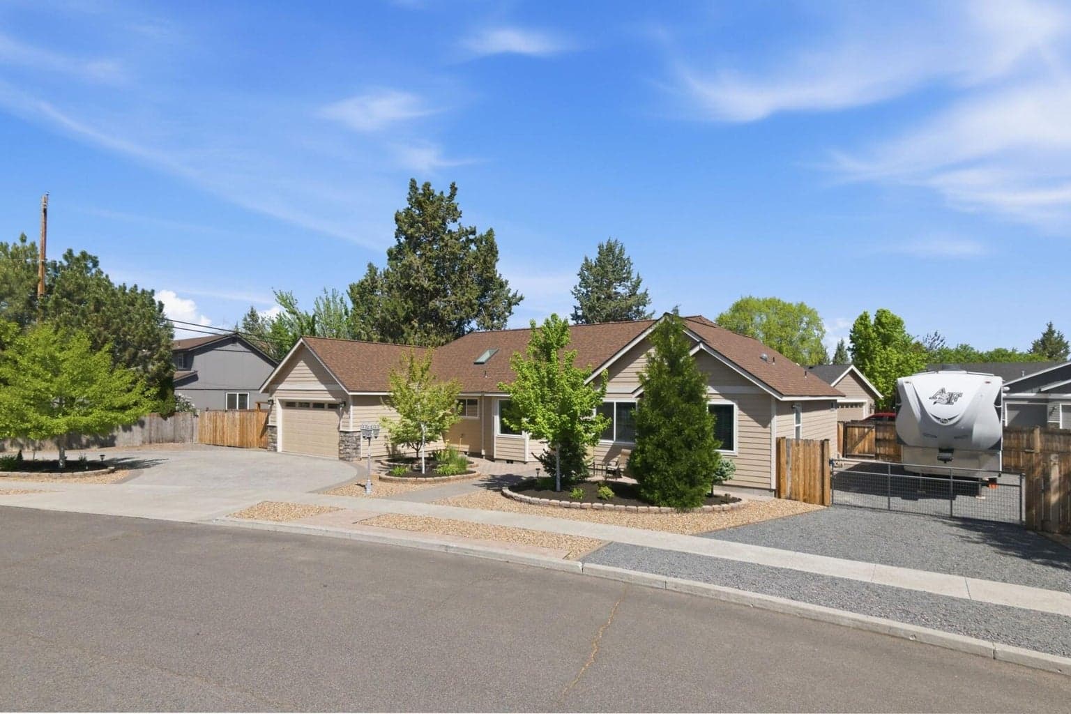 Photo of 20828 Cassin 3 of 32