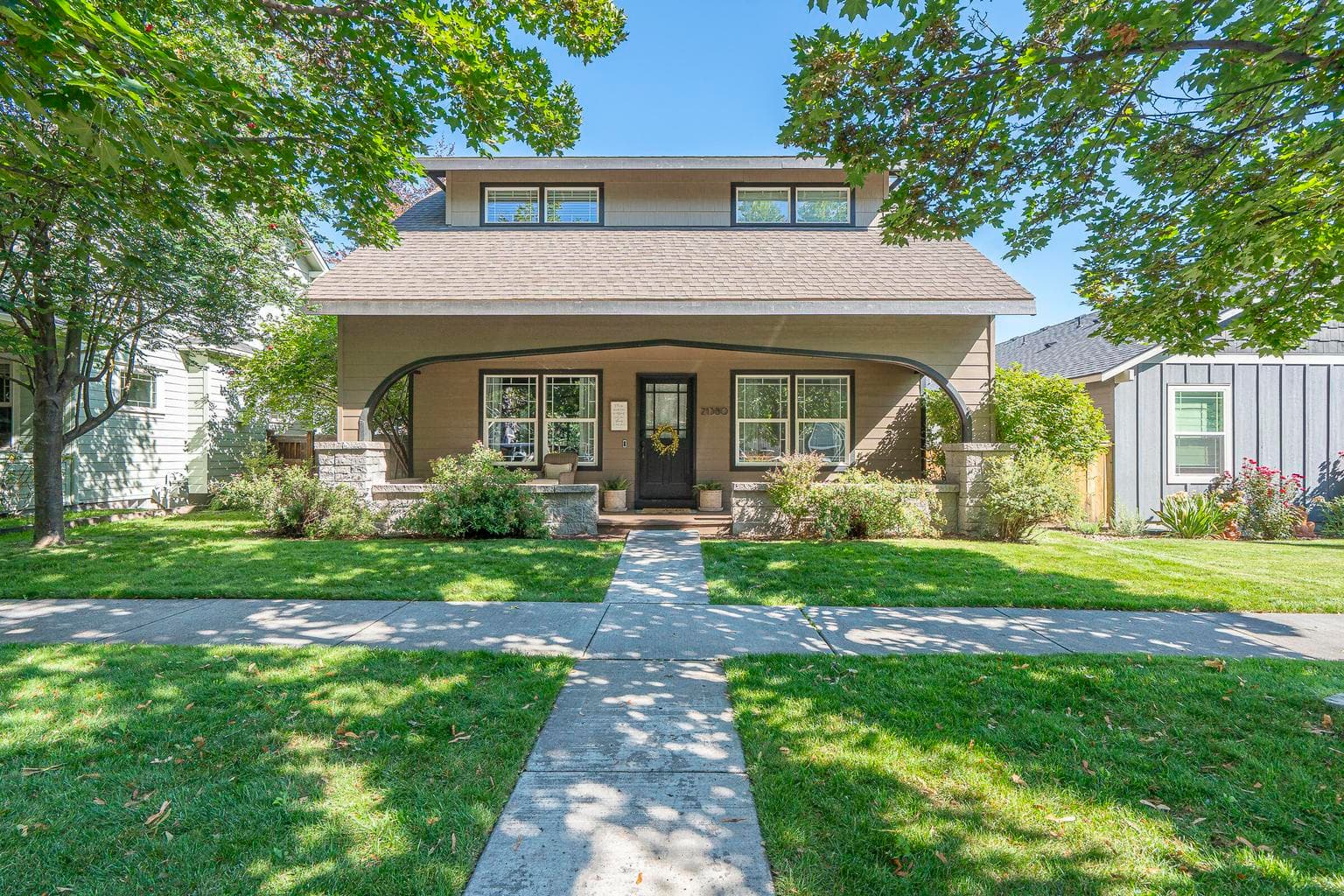 21380 Oakview