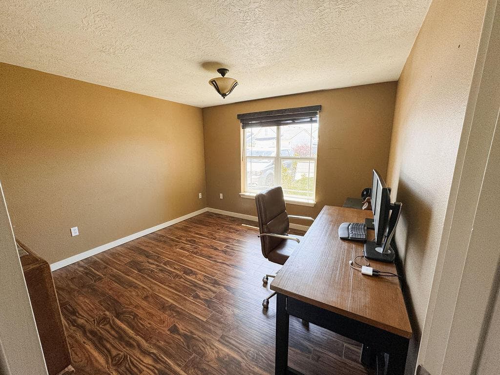 Photo of 2958 19th 3 of 22