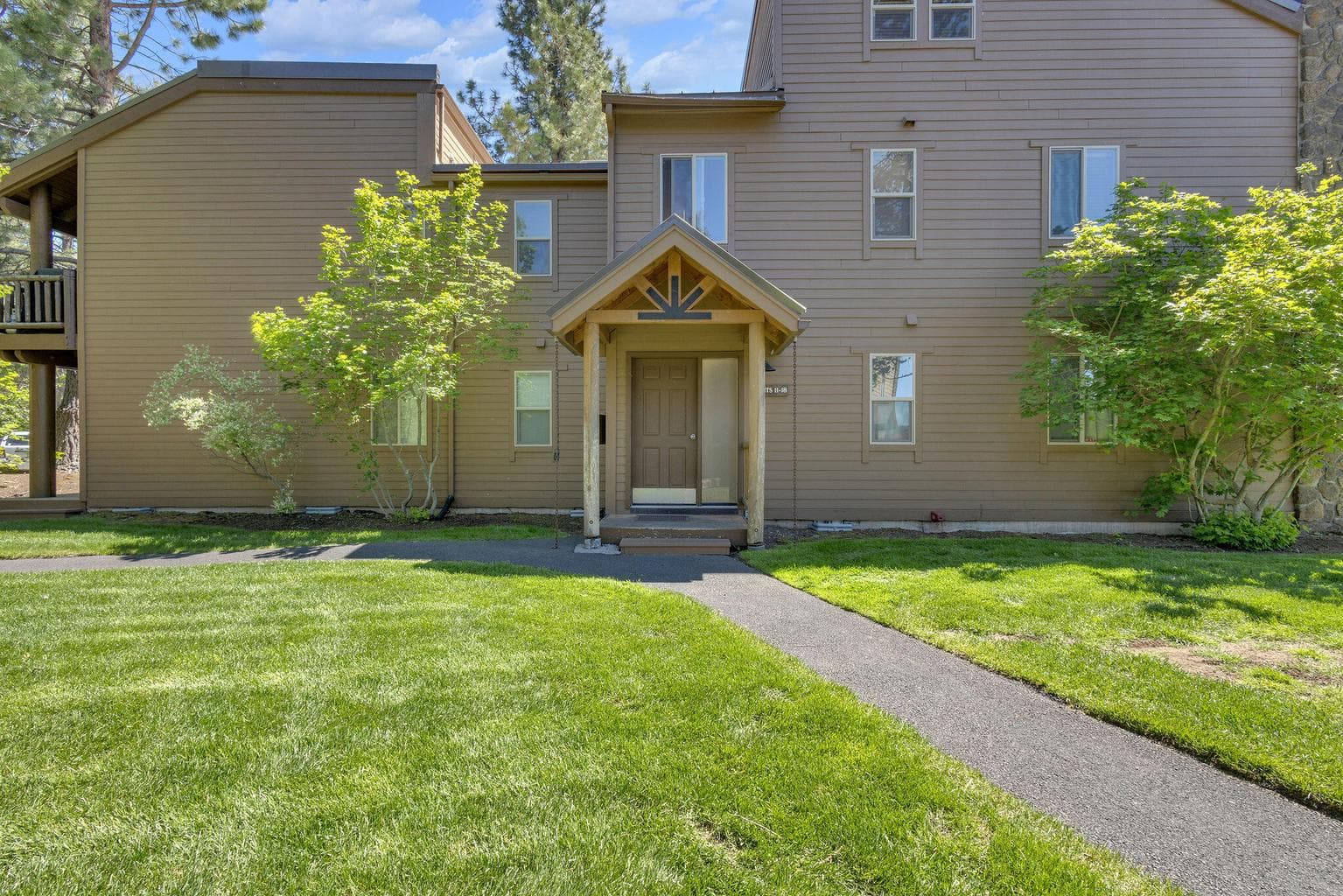 Photo of 17654 Pinnacle 4 of 43