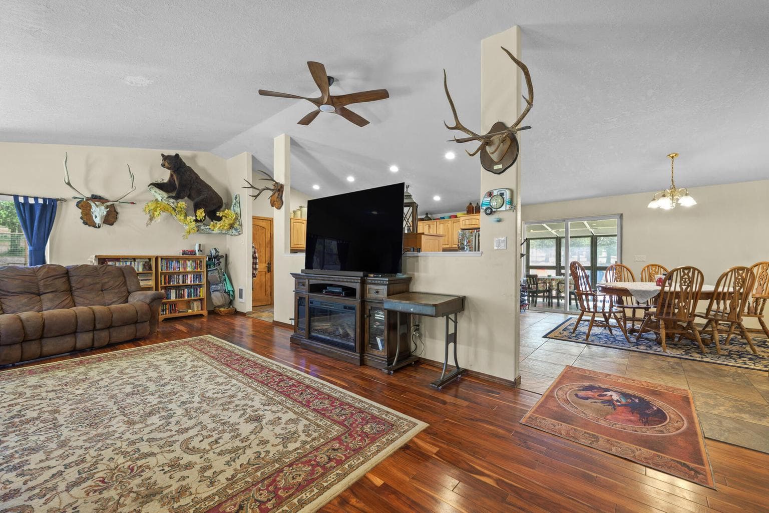 Photo of 12186 Juniper Canyon 3 of 32
