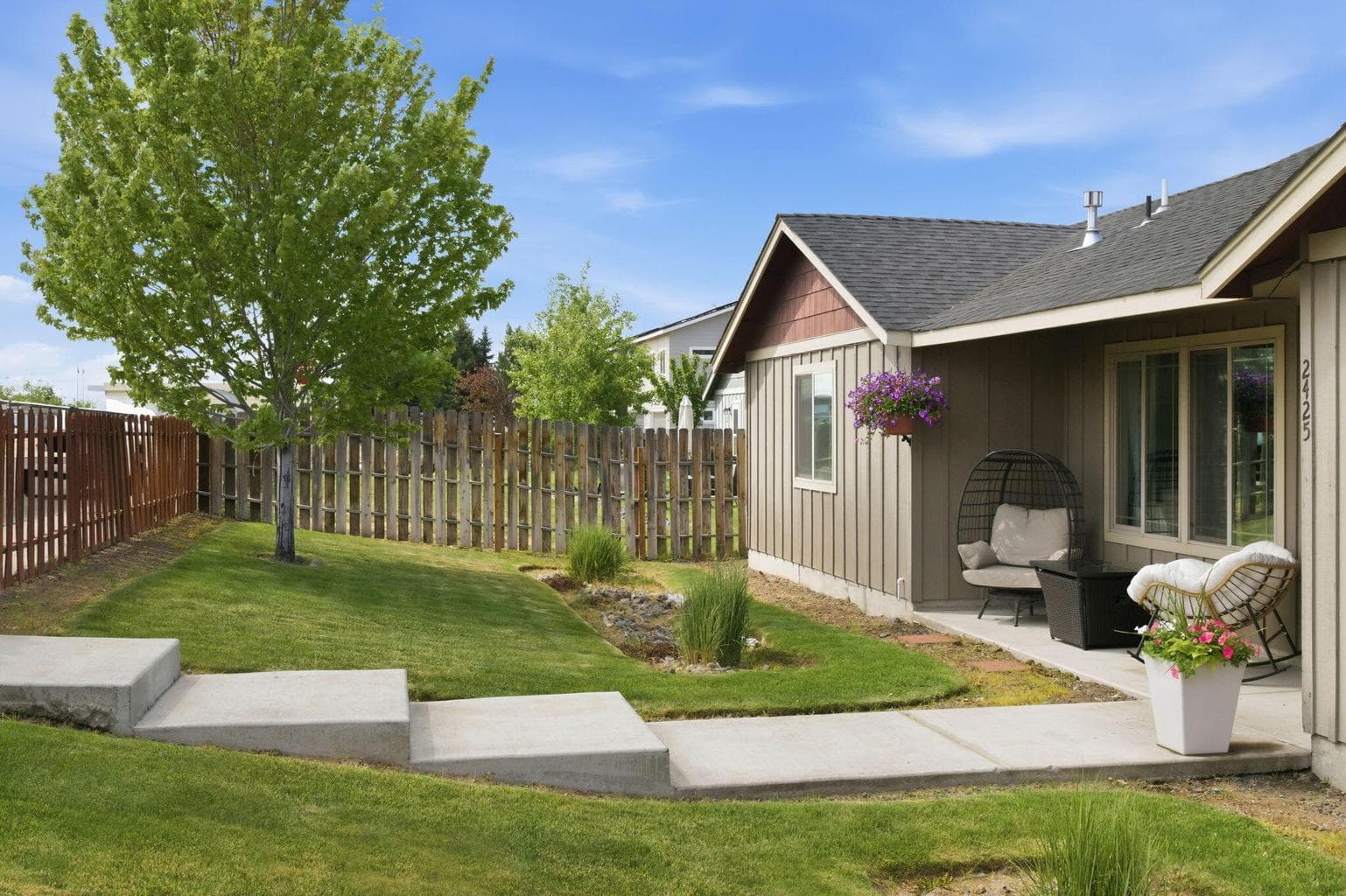 Photo of 2425 7th 2 of 23