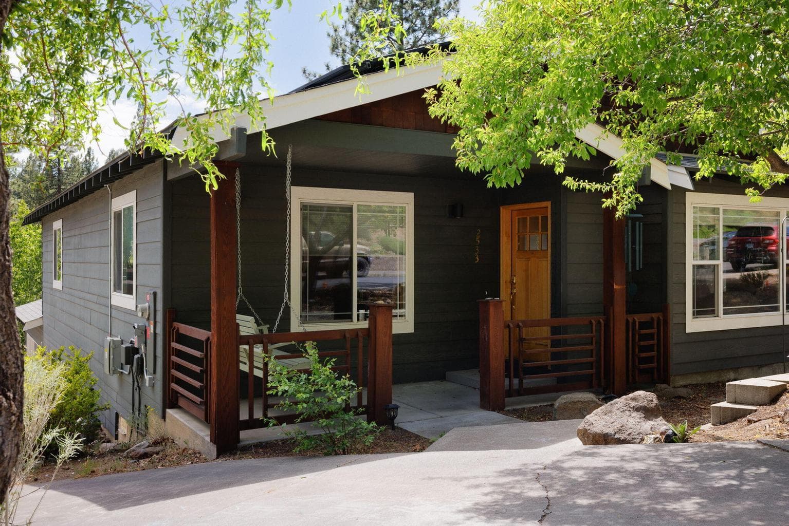 2533 Monterey Pines