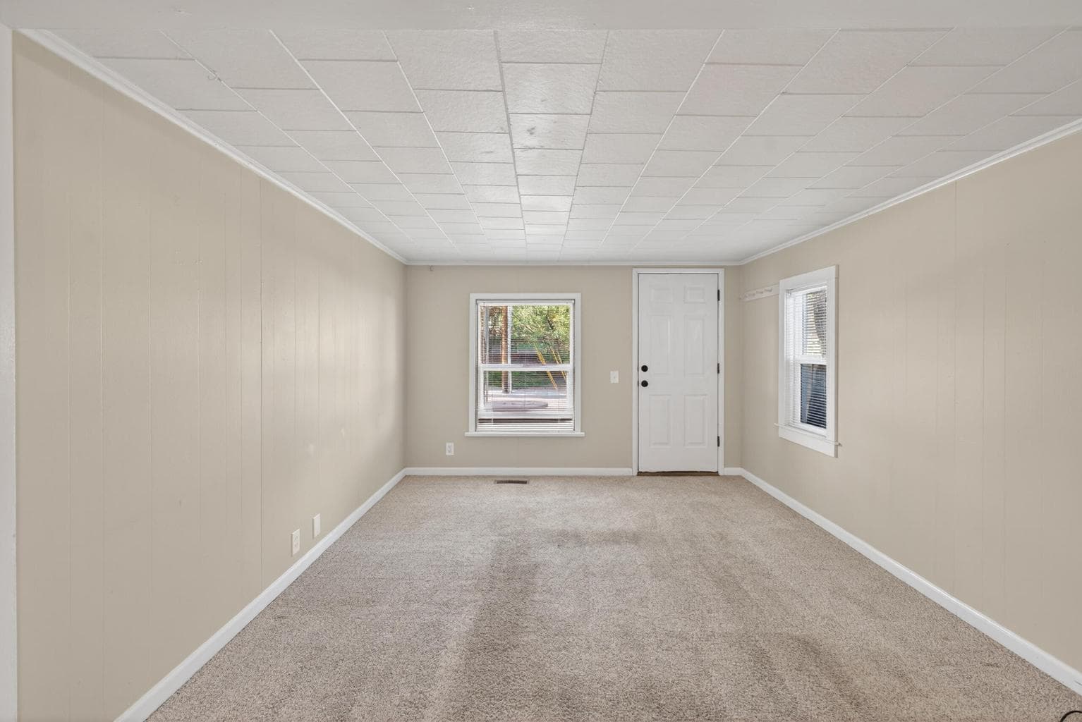 Photo of 1251 Newport 3 of 48