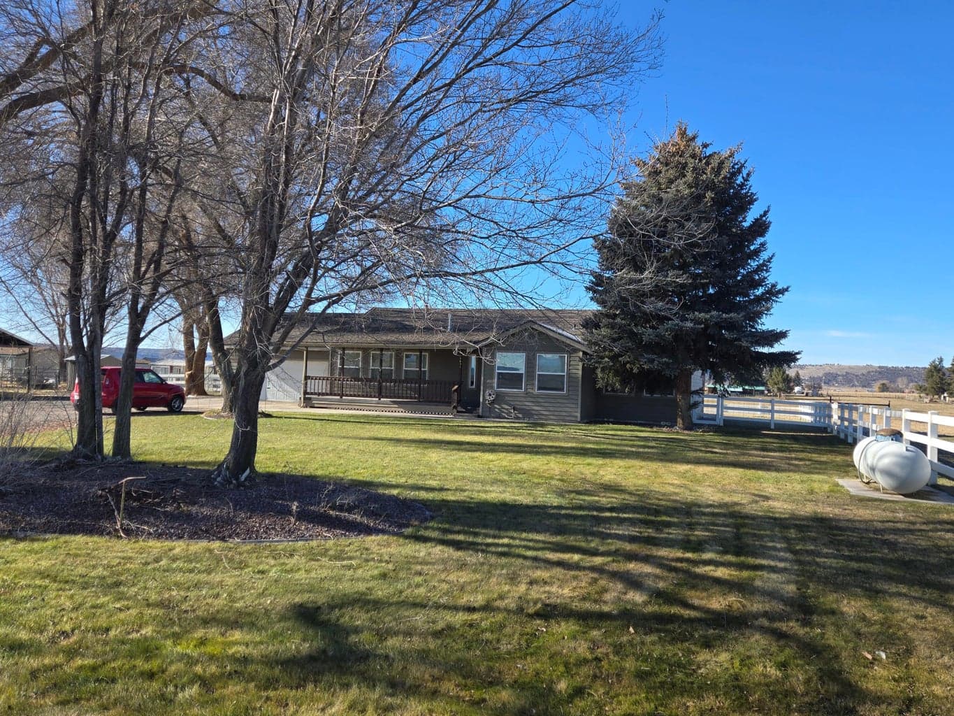 Photo of 6631 Puckett 2 of 25