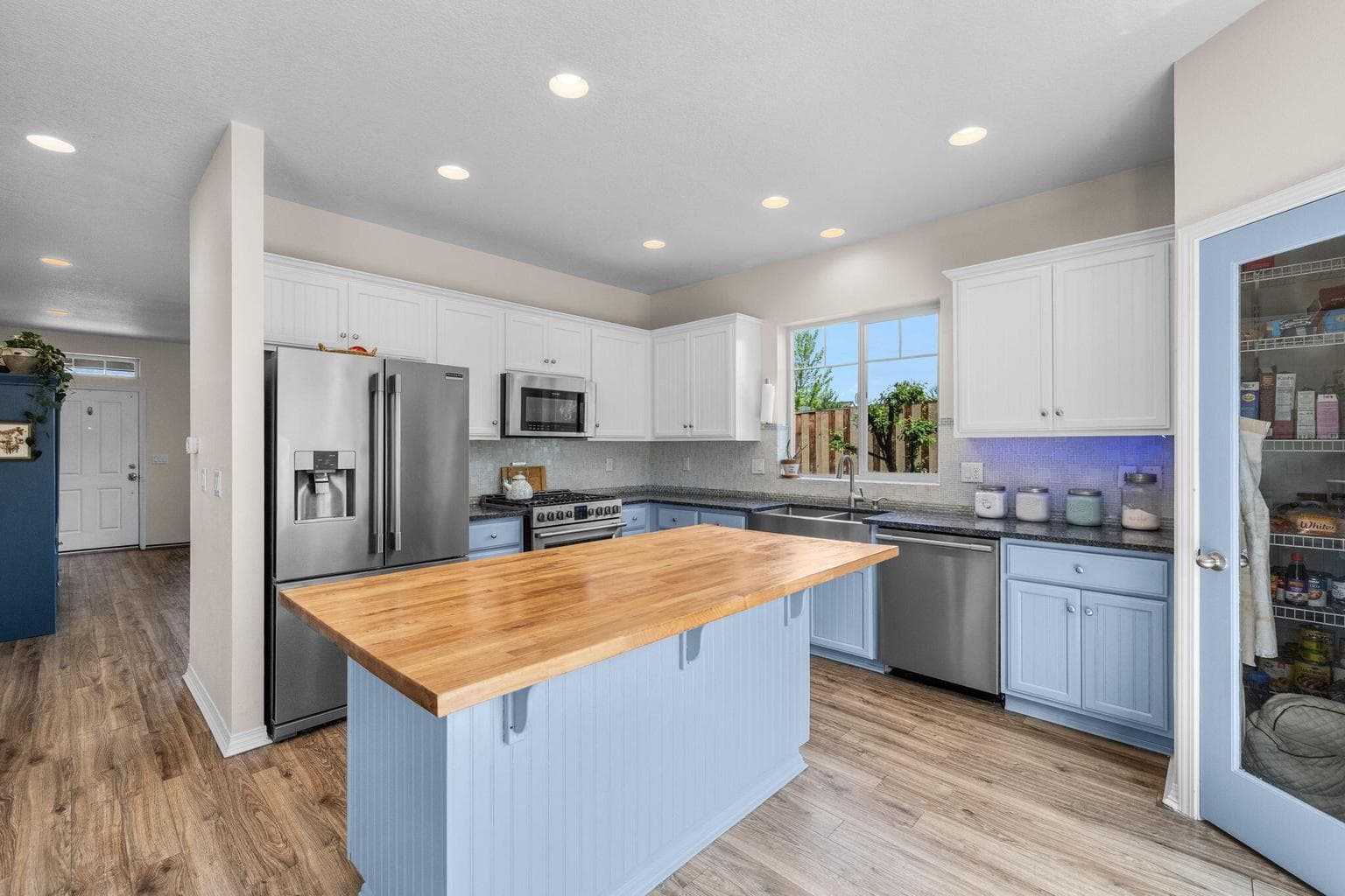 Photo of 2800 49th 5 of 30
