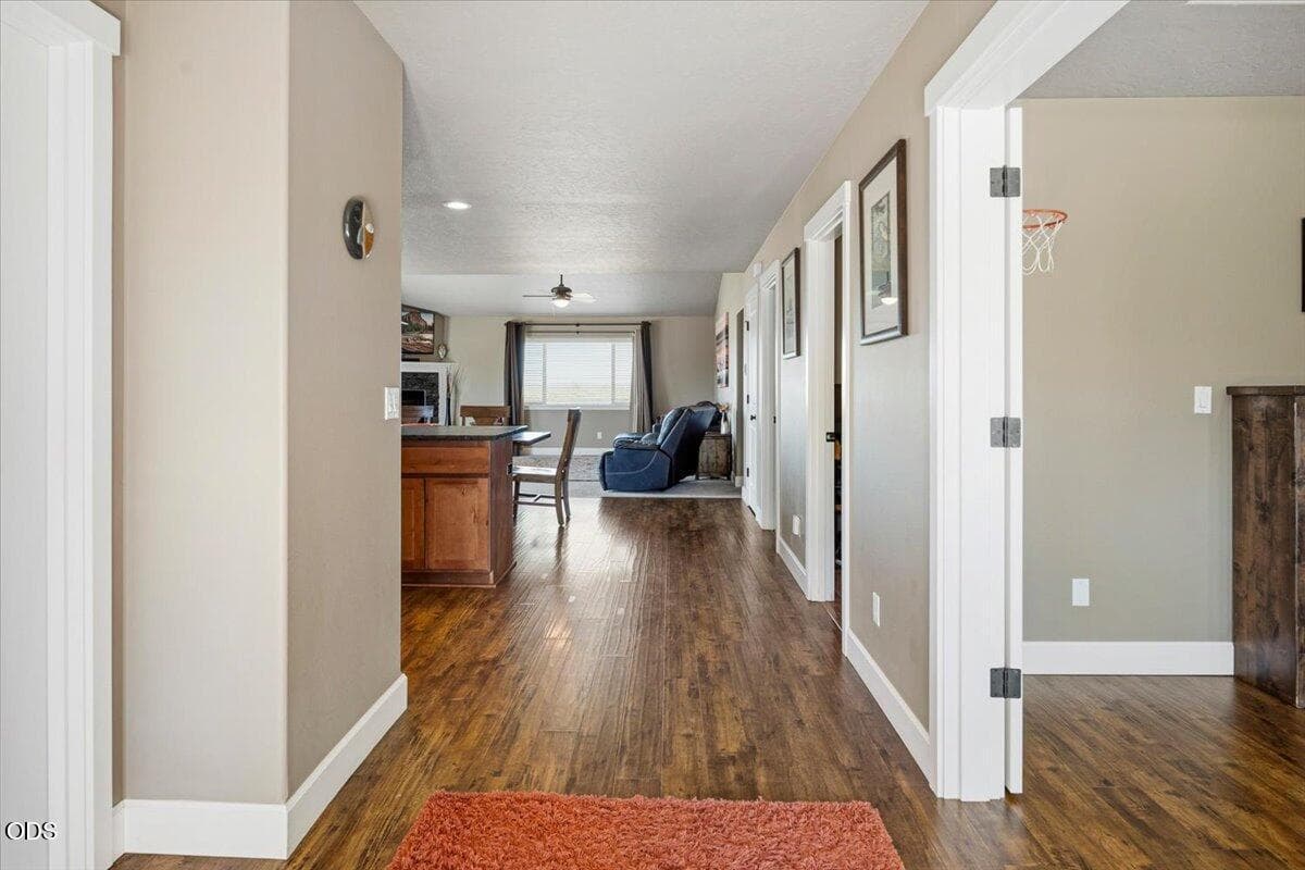 Photo of 9265 12th 5 of 49