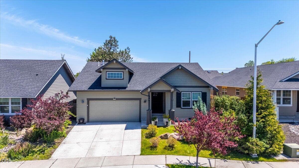 Photo of 270 33rd 2 of 31
