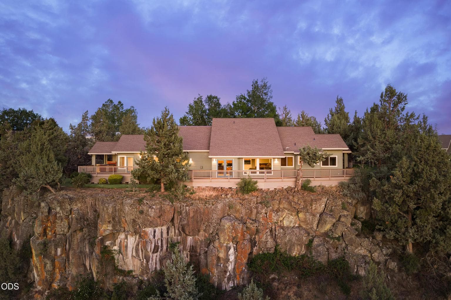 Photo of 6900 1st 3 of 122