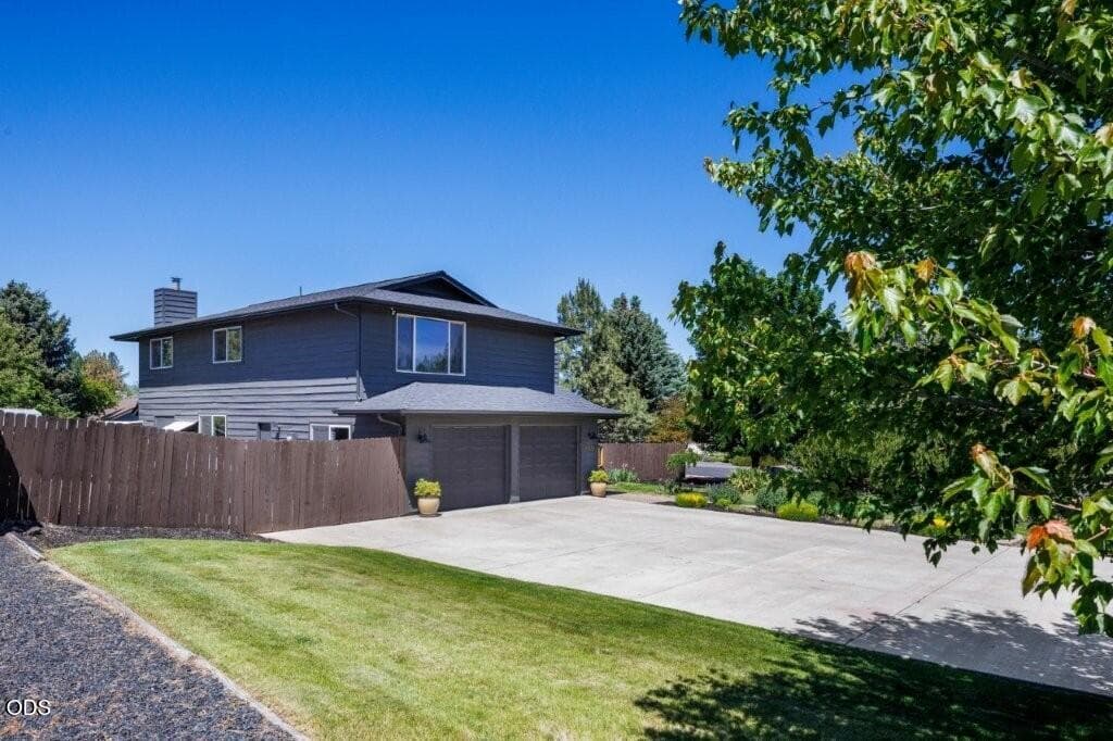 Photo of 61211 Mount Vista 4 of 61