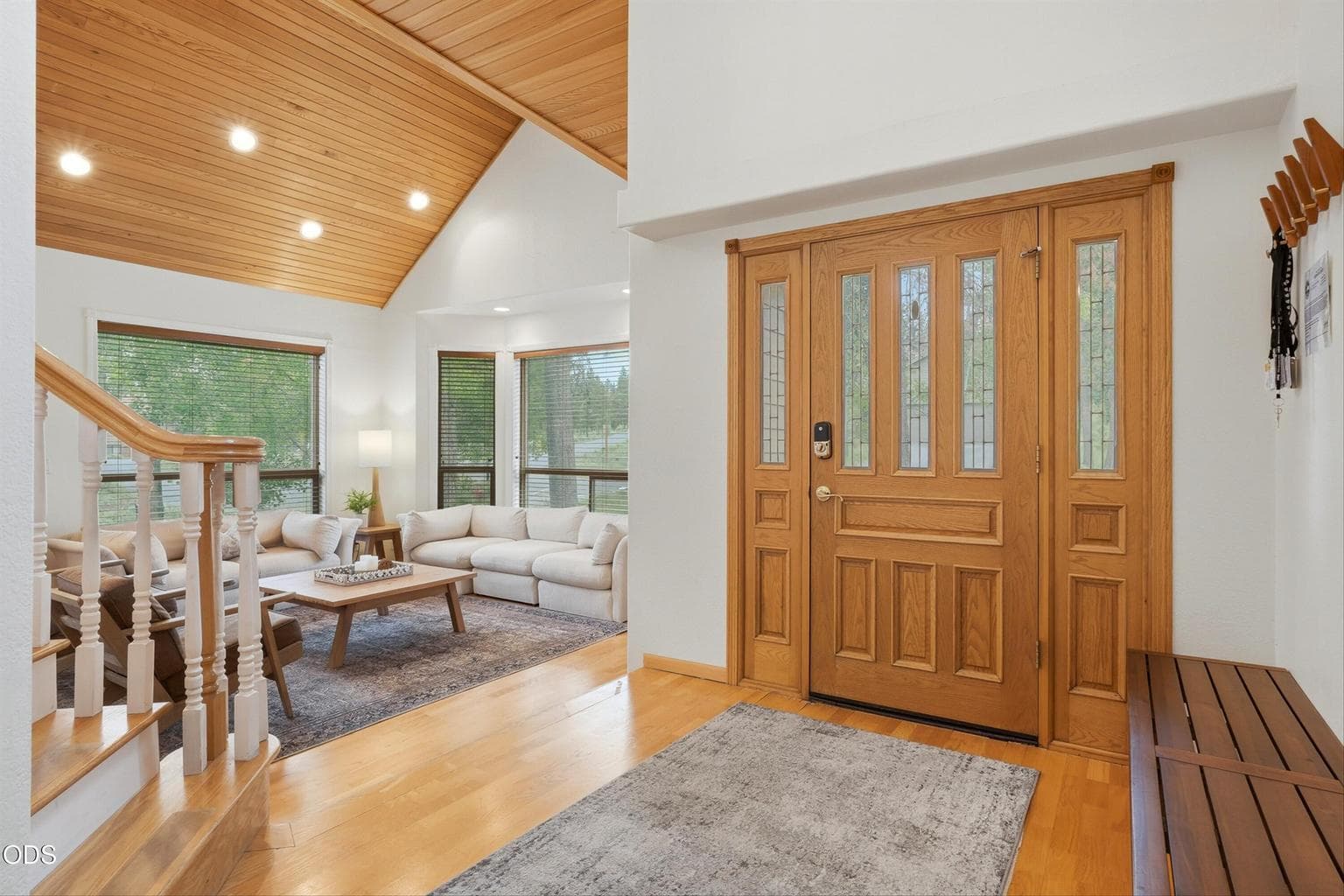 Photo of 18004 Tan Oak 3 of 36