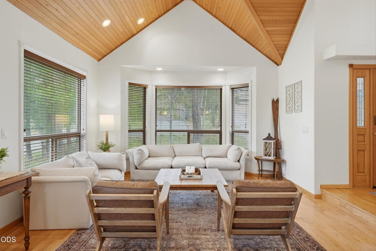 Photo of 18004 Tan Oak 5 of 36