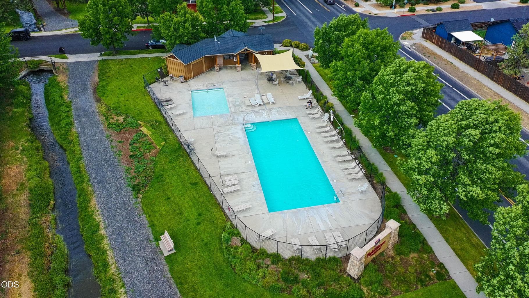 Photo of 417 27th 3 of 21