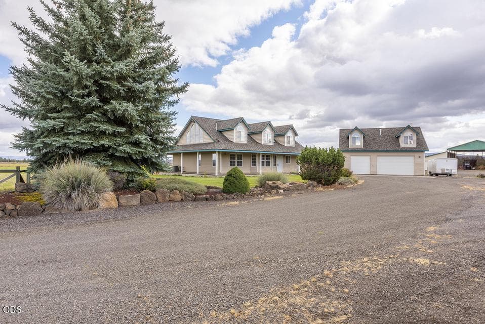 Photo of 24585 Dodds 3 of 114