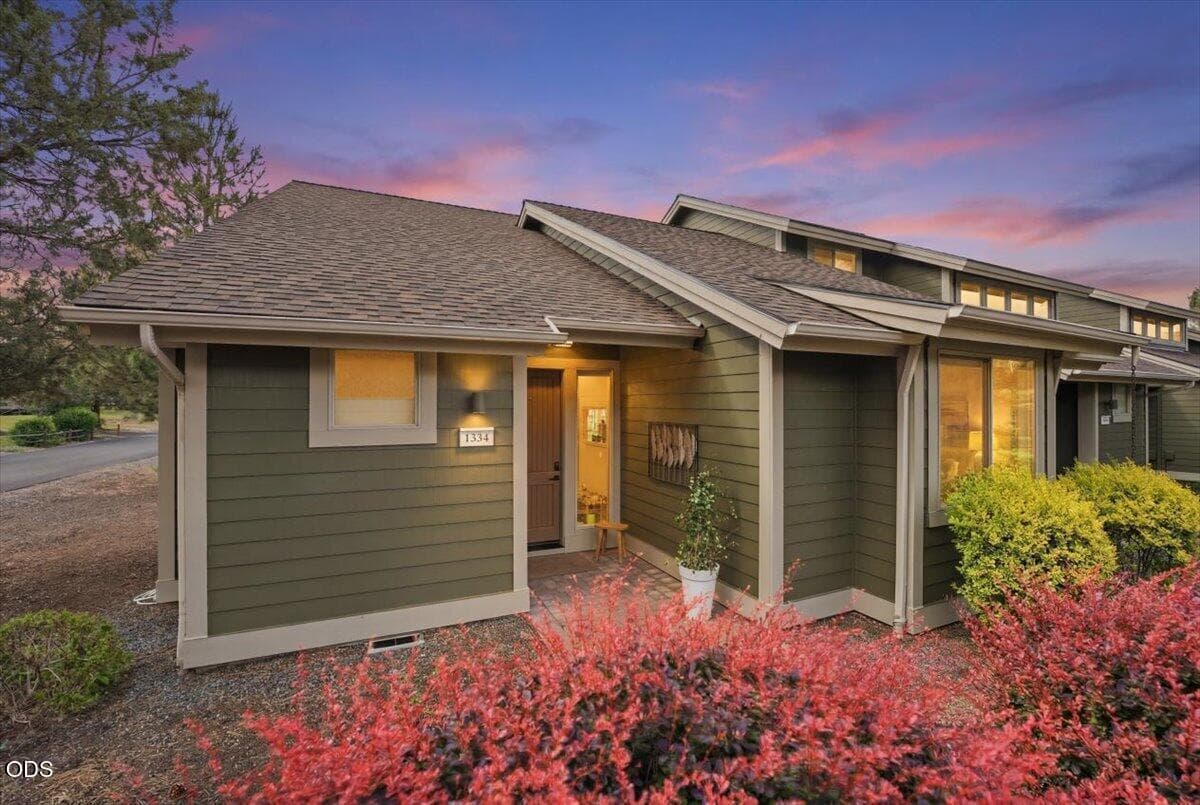 1354 Highland View