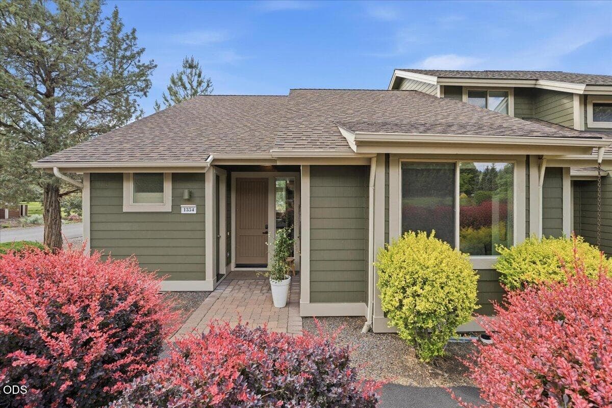 Photo of 1354 Highland View 3 of 47