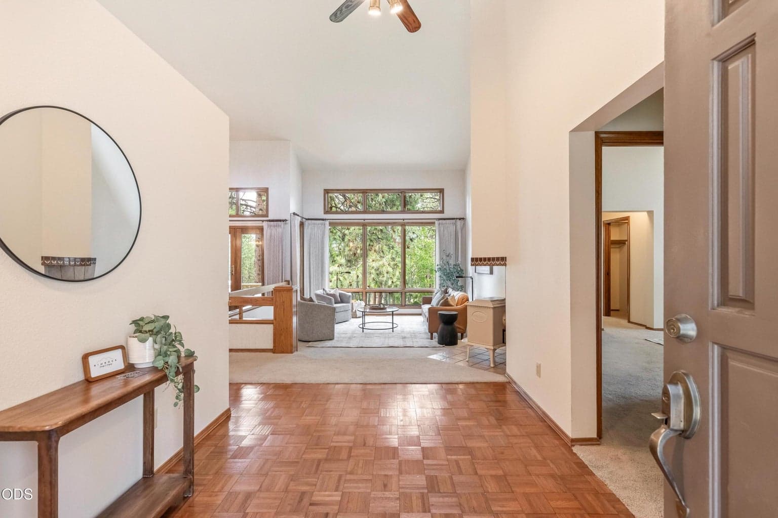 Spacious entry
