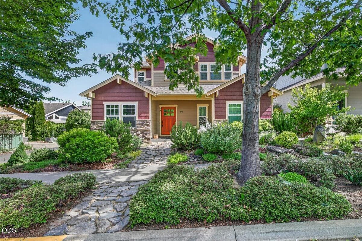 345 Fair Oaks