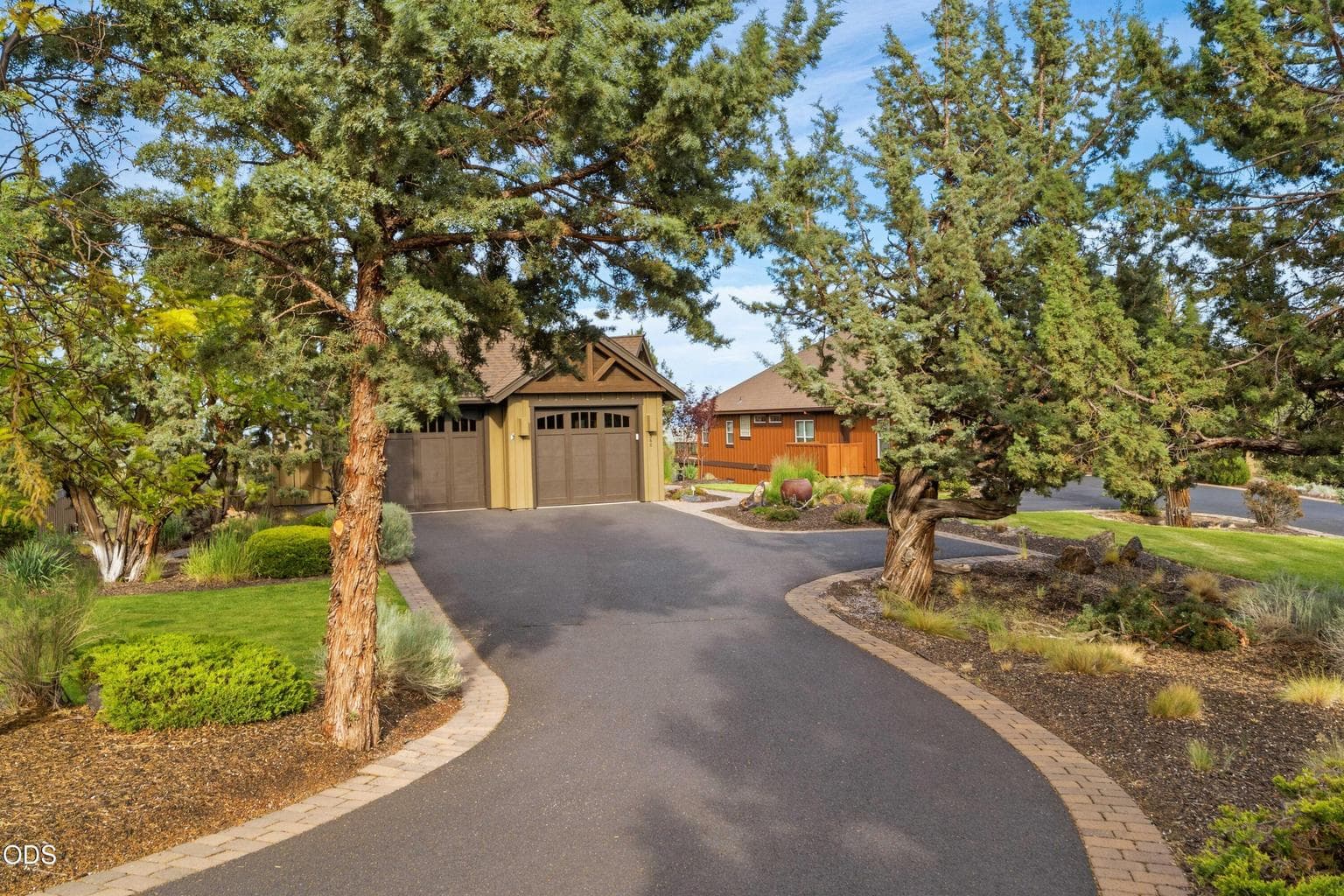 Photo of 360 Vista Rim 3 of 144