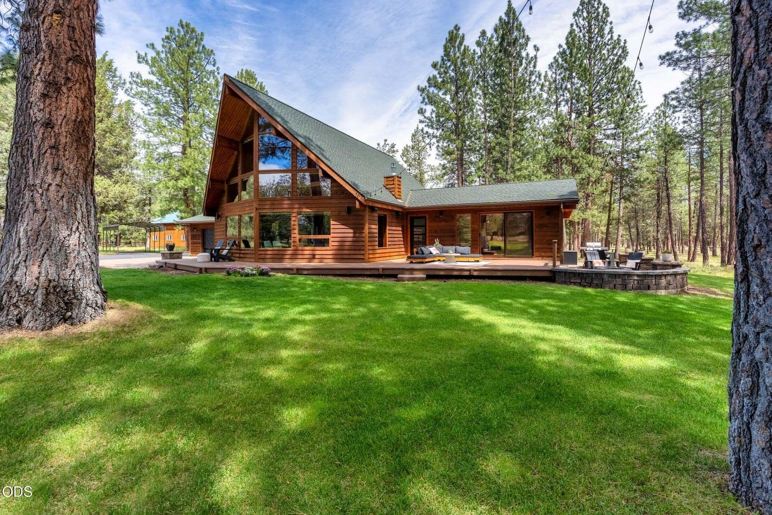Photo of 69420 Crooked Horseshoe 2 of 72