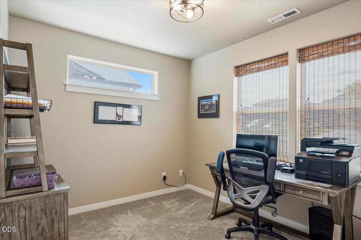 Photo of 4433 Majestic 4 of 47