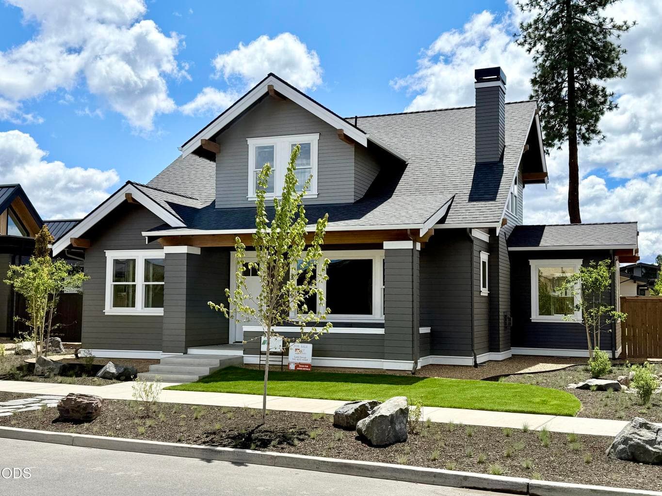Photo of 3329 Leavitt 2 of 57
