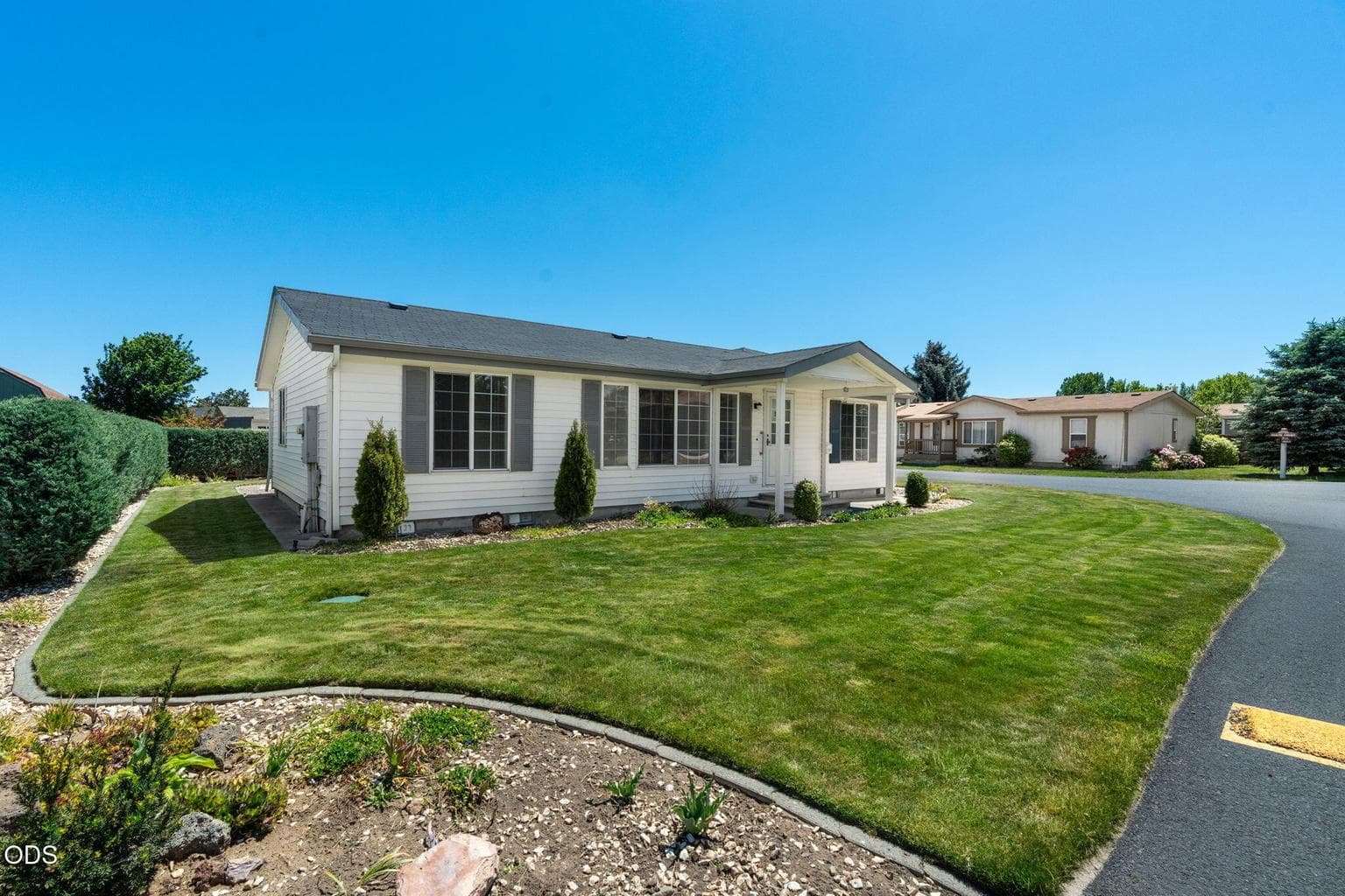 Photo of 811 Paiute 3 of 19