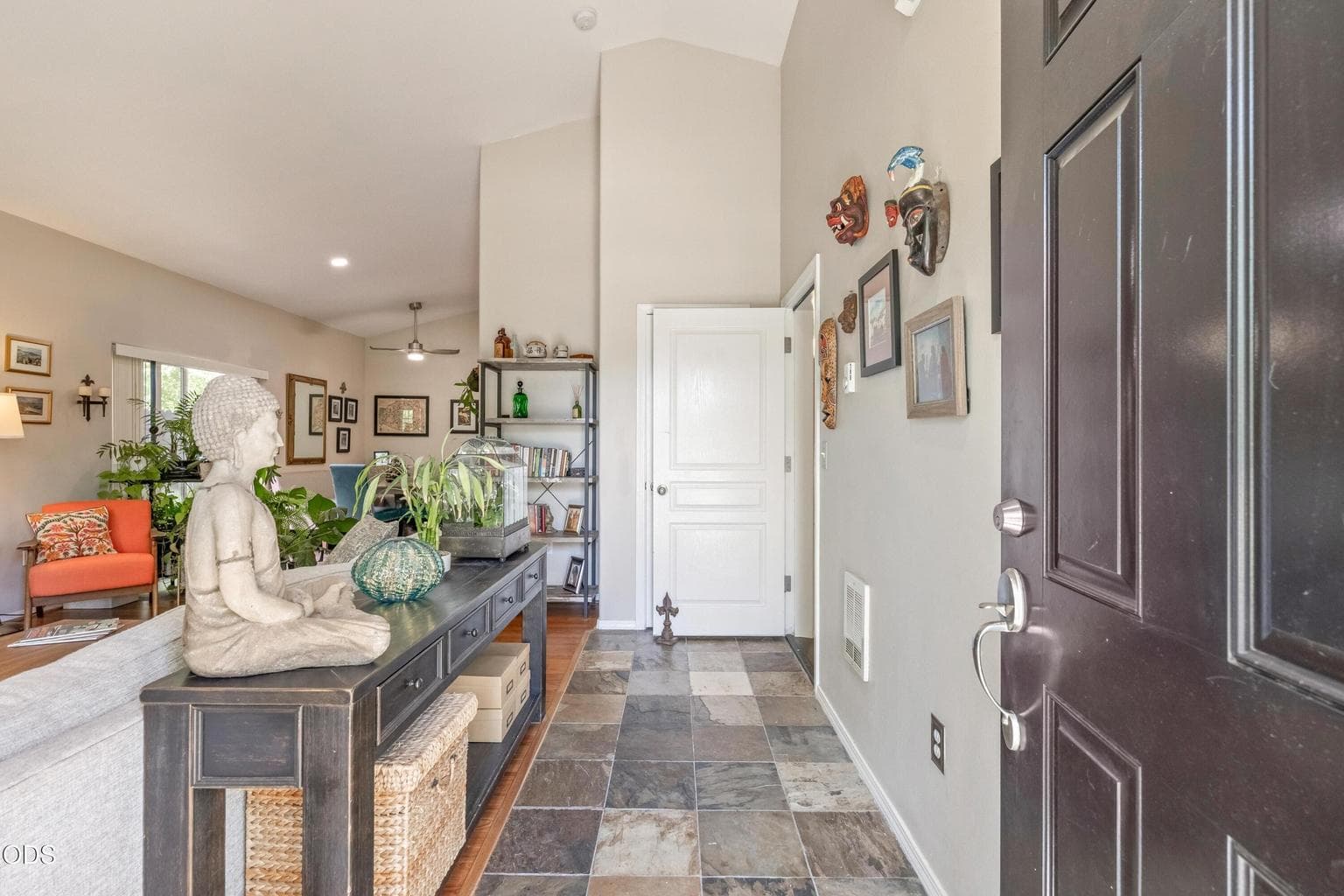 Photo of 637 Mason 3 of 32
