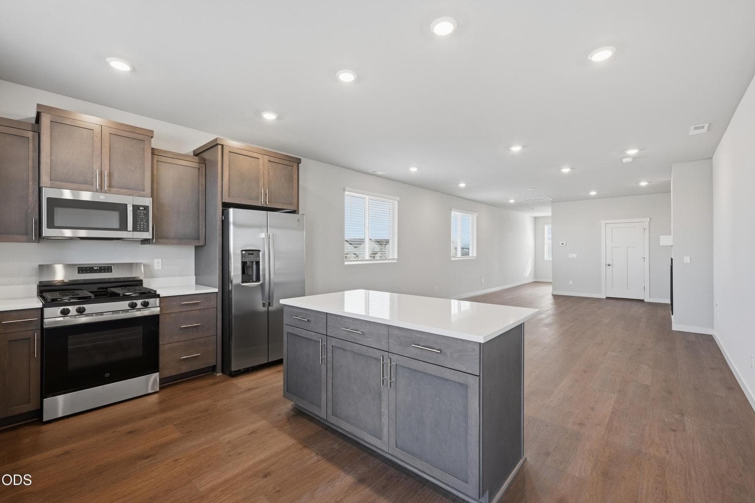 Photo of 2658 26th LP North 4 of 32