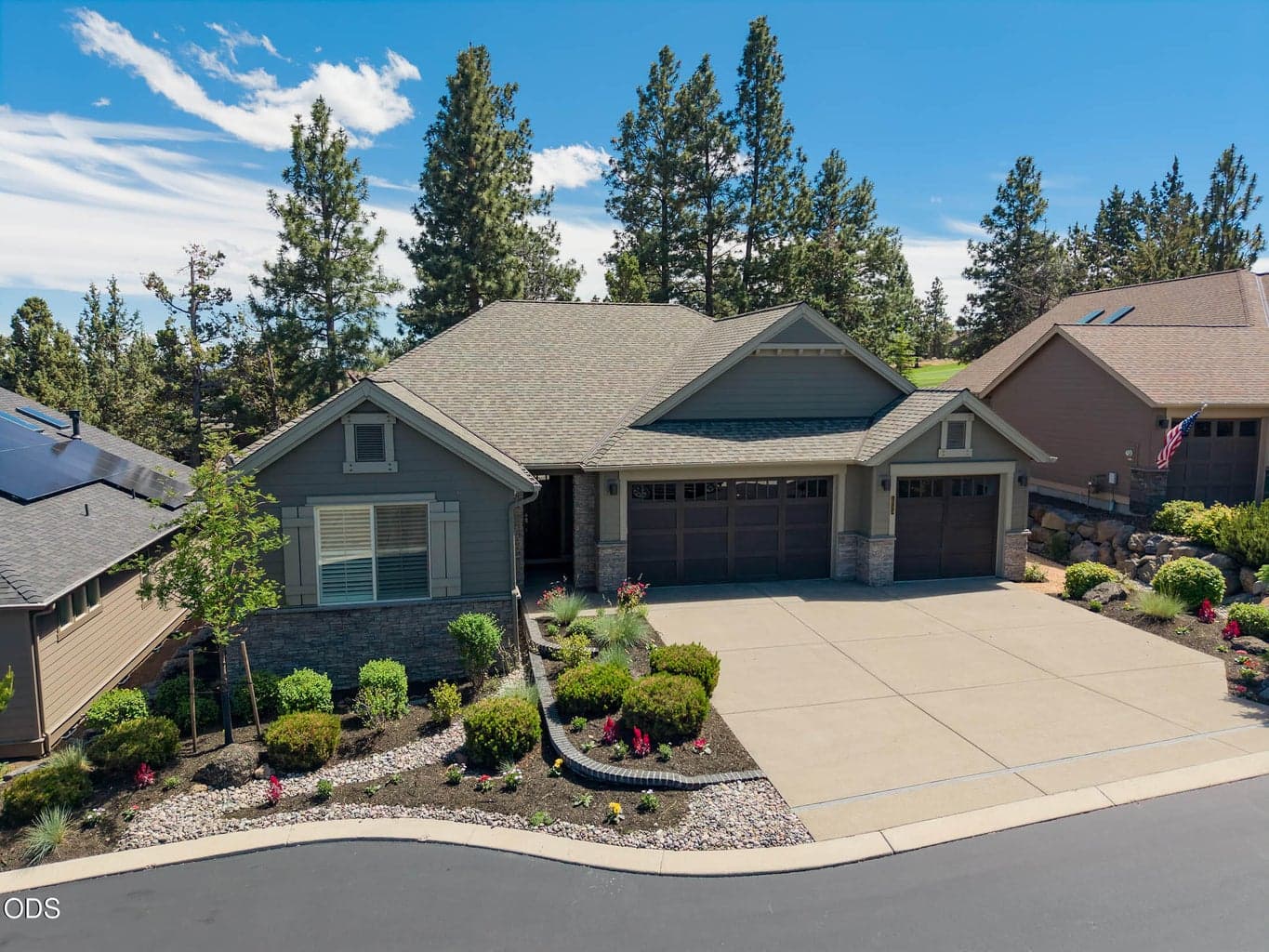 Situated in quiet location, not on a through street. Just a hop and a skip to the pro-shop for golf, lunch, or the driving range.