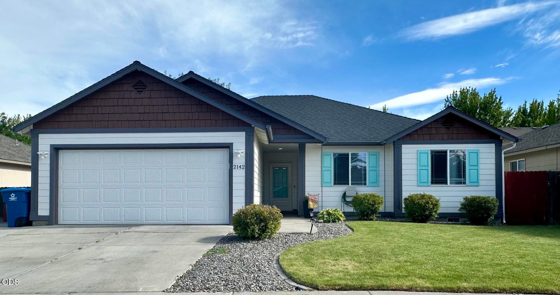 2142 Elm