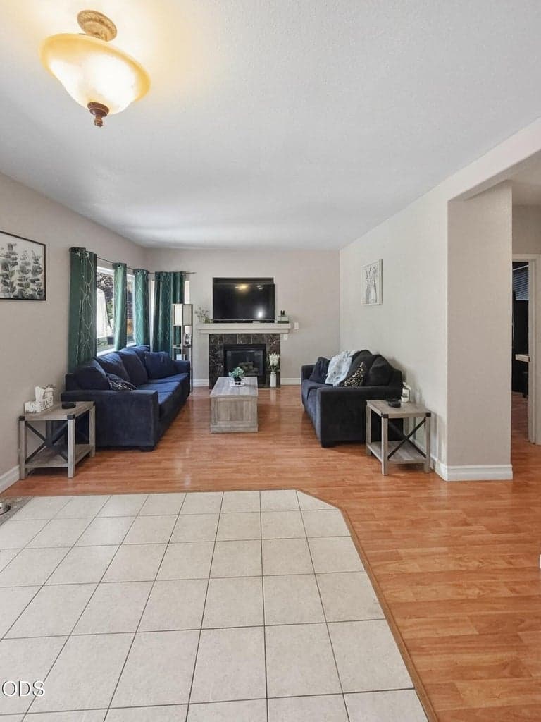 Photo of 919 Oak 5 of 22