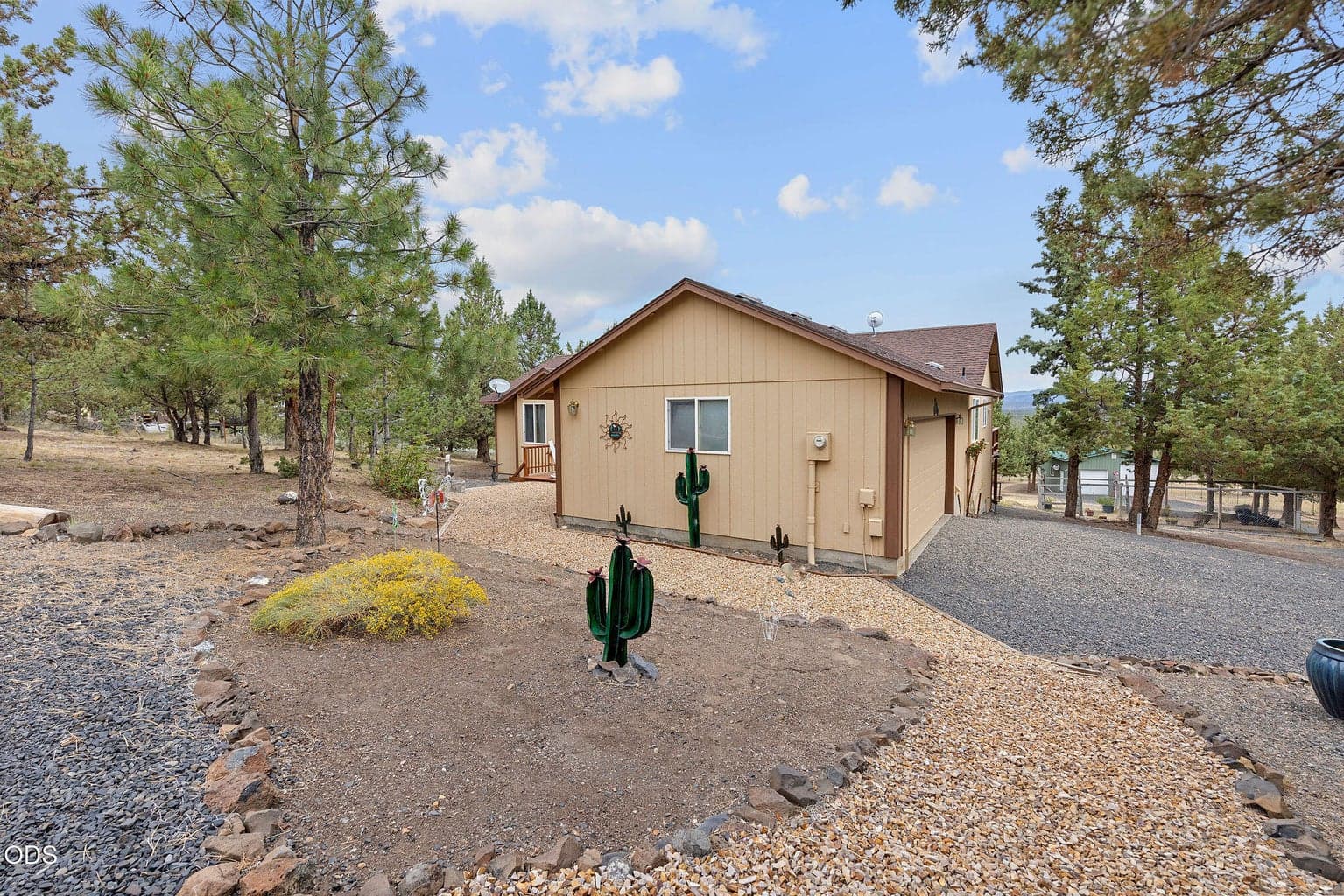 Photo of 1047 Akins 4 of 32