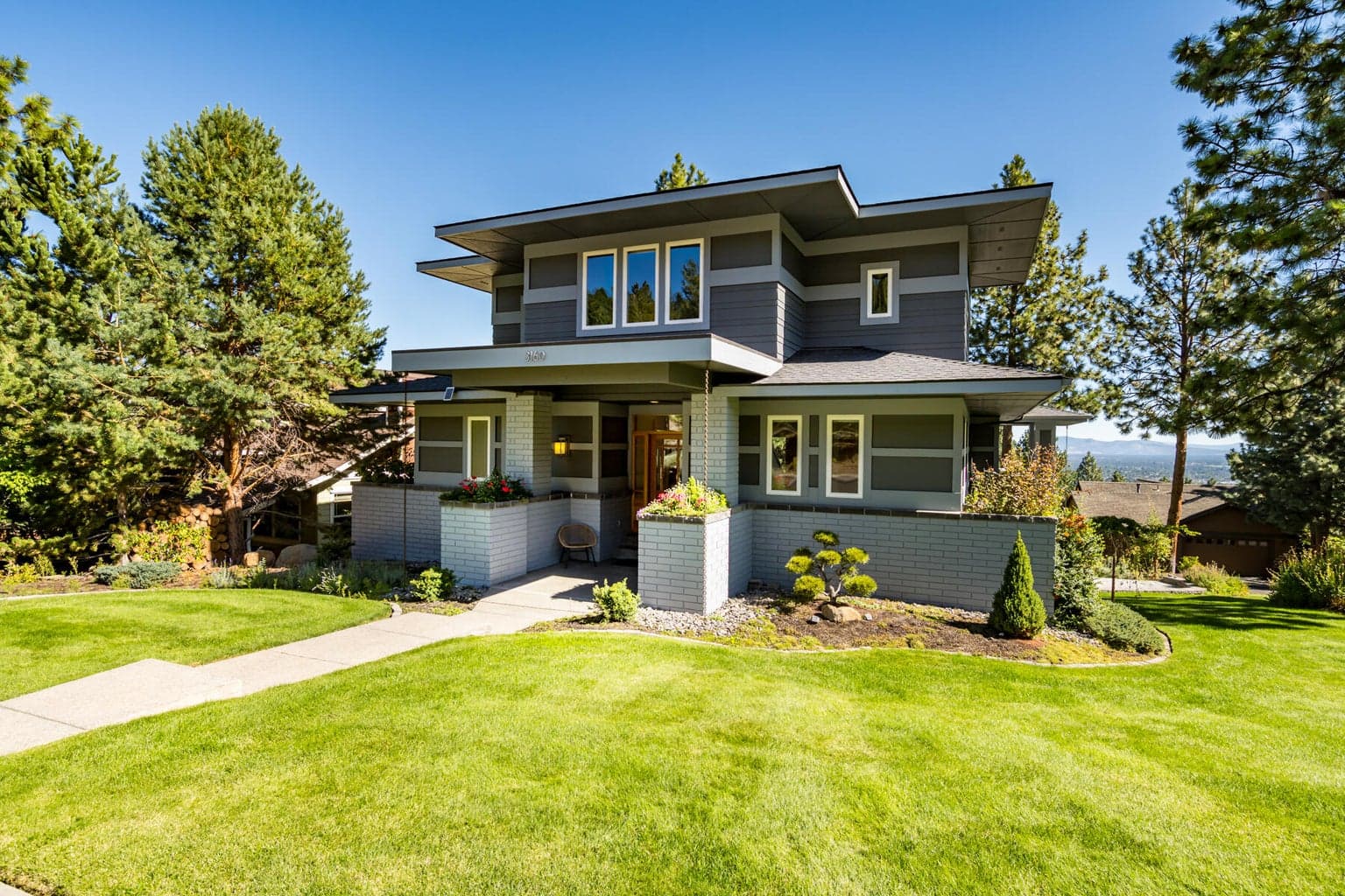 Photo of 3160 Colonial 1 of 58