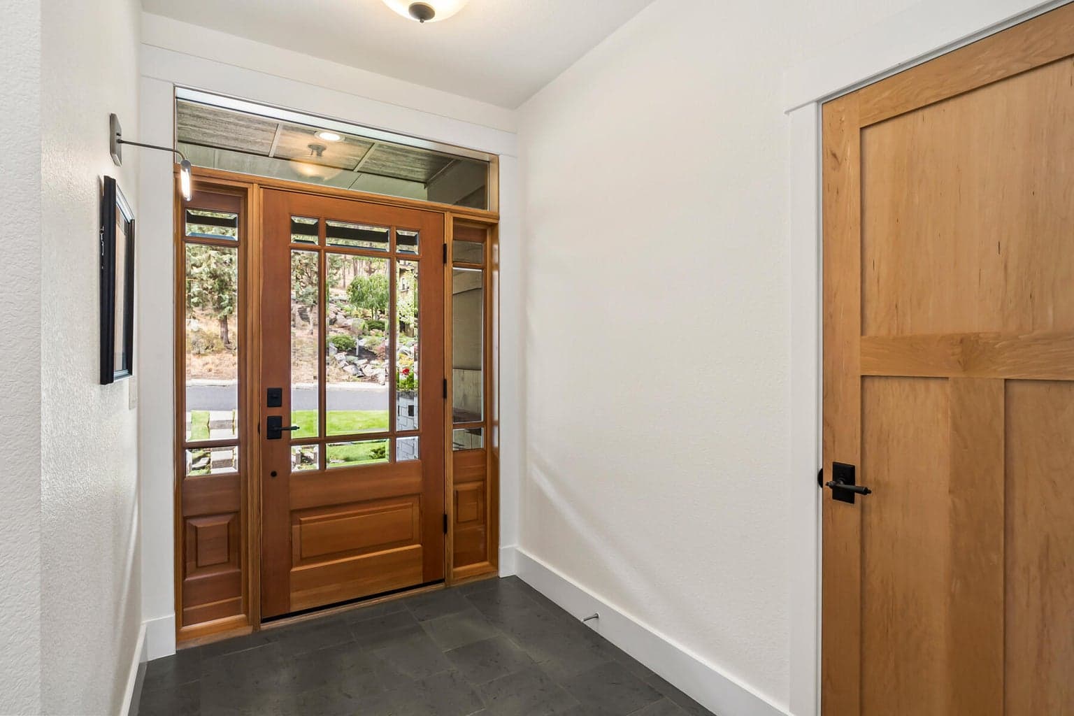 Photo of 3160 Colonial 4 of 58