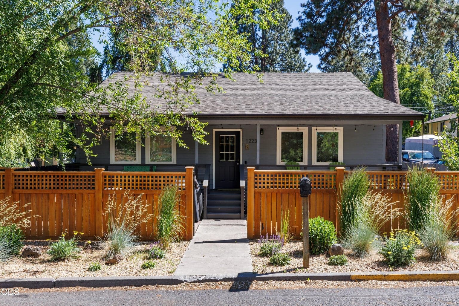 1223 Fresno