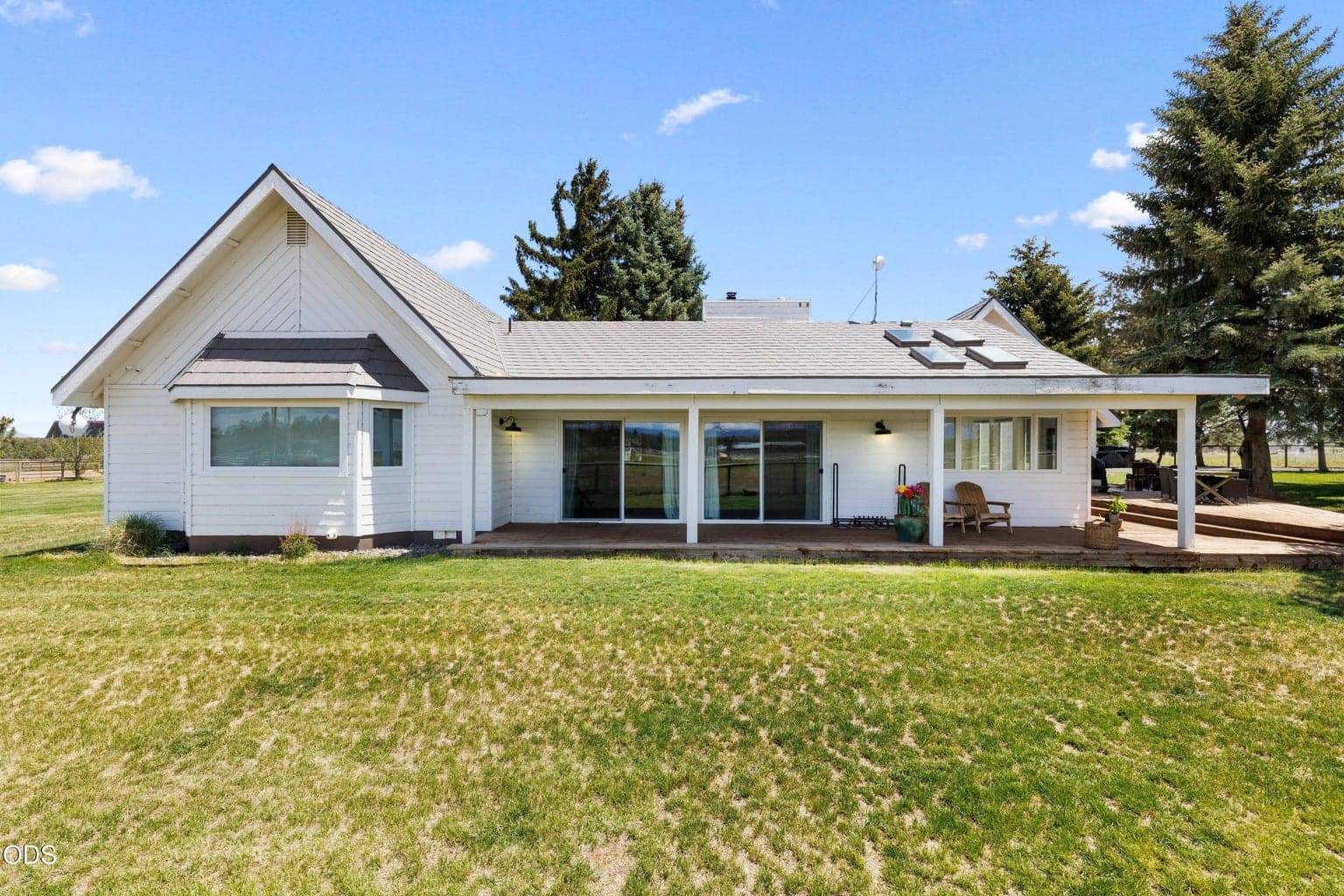Photo of 66300 White Rock 5 of 83