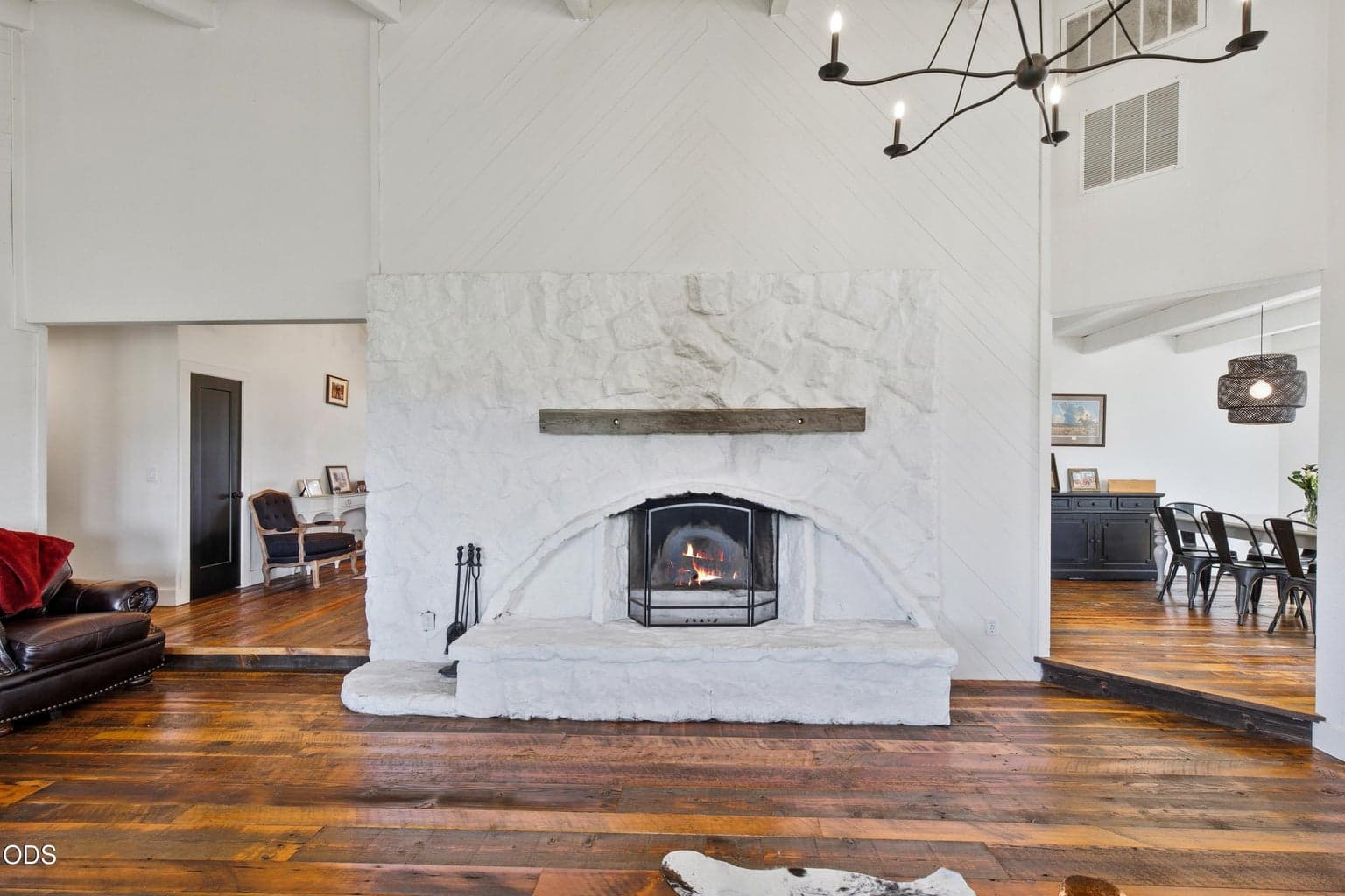 Photo of 66300 White Rock 2 of 83