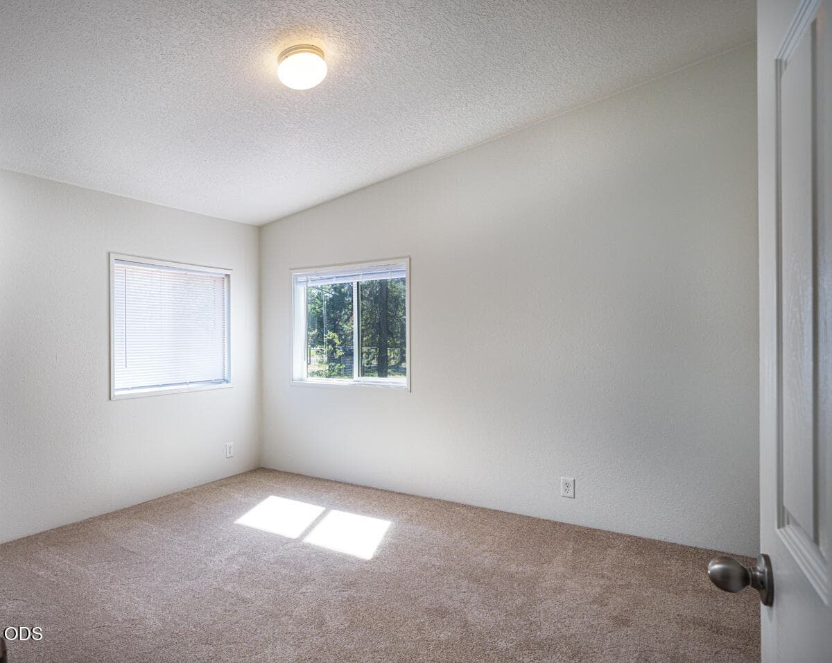 Photo of 17044 Whittier 5 of 15