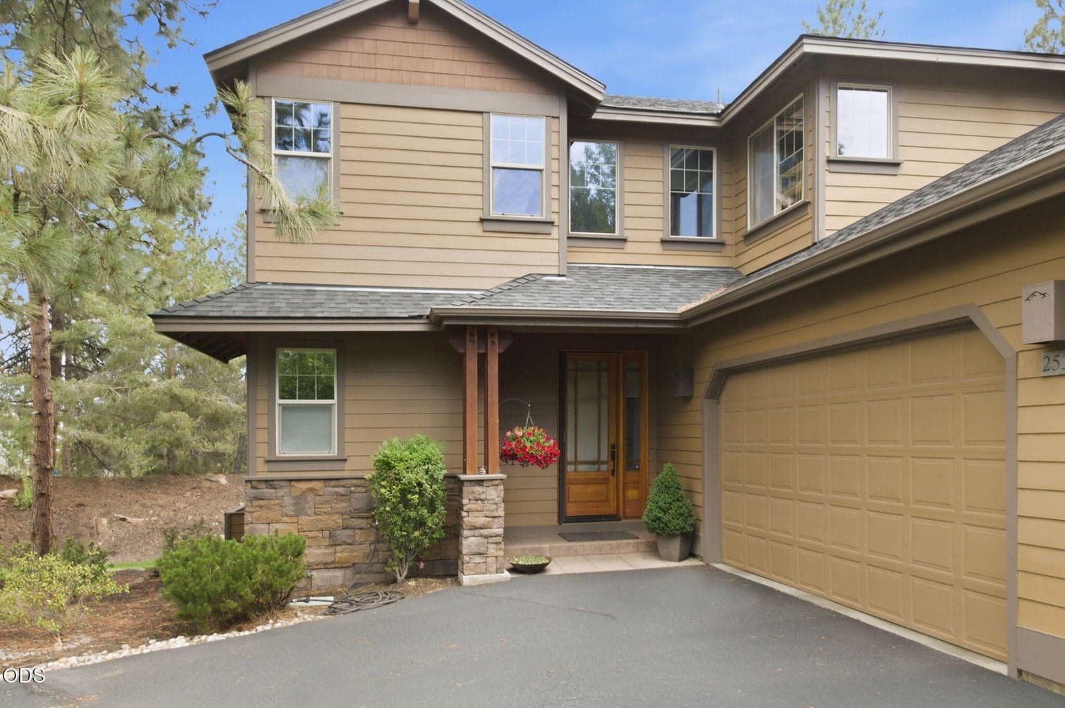 Photo of 2526 Locke 2 of 32