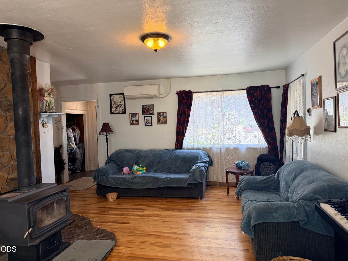 Photo of 862 8th 3 of 9