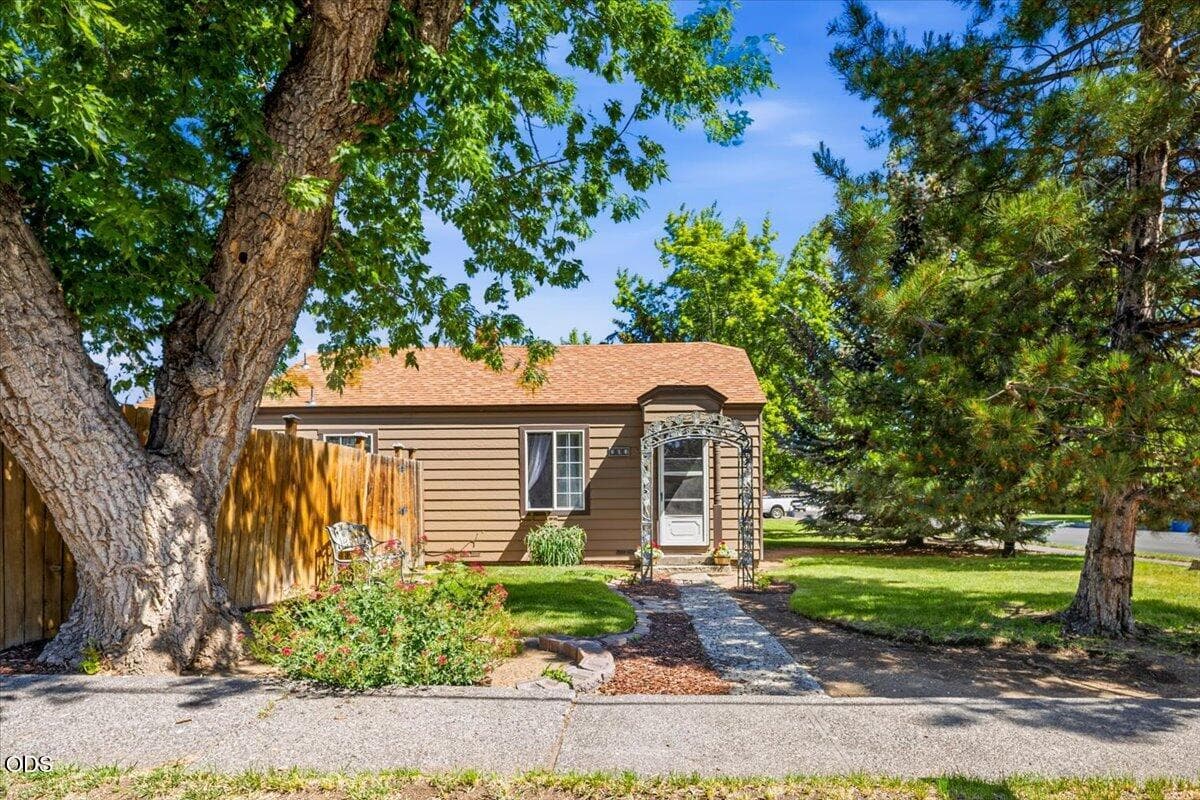 Photo of 303 Birch 1 of 28