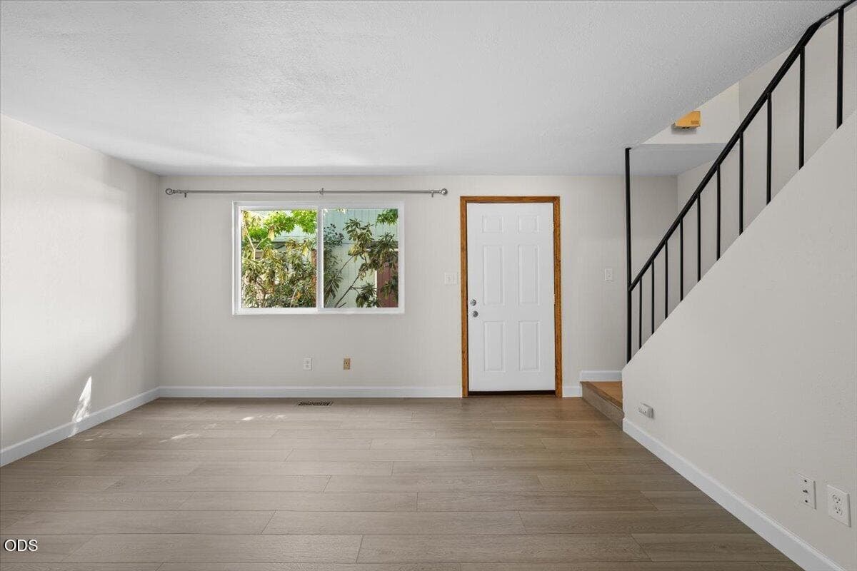 Photo of 369 Glenn 4 of 19