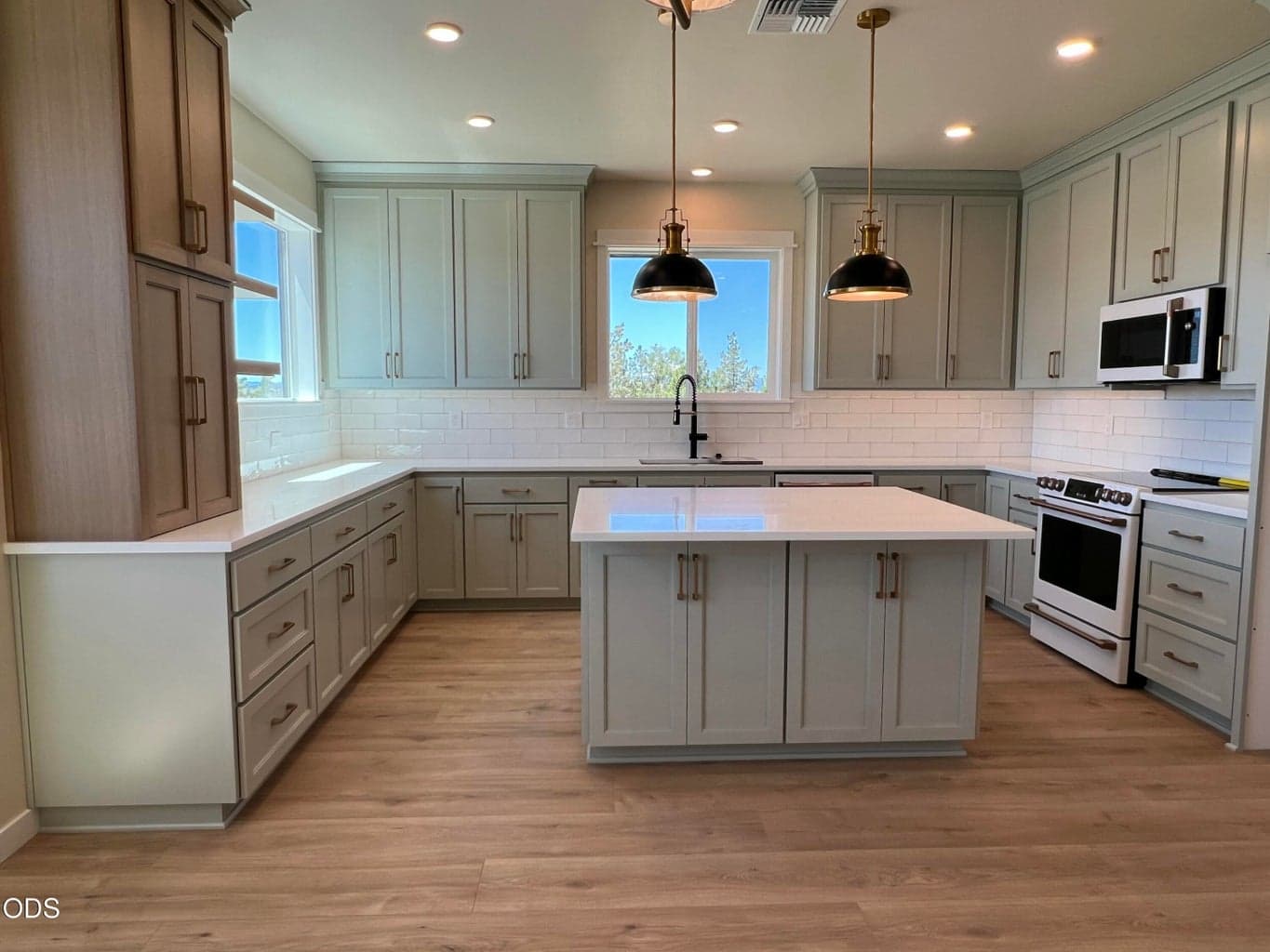 Photo of 202 Larkspur 4 of 58