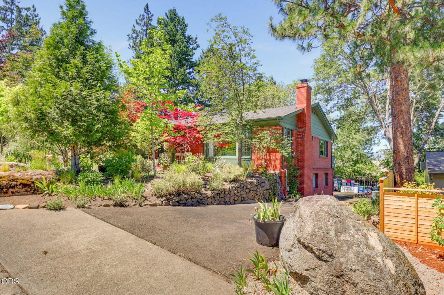 Photo of 1365 Ponderosa 5 of 50