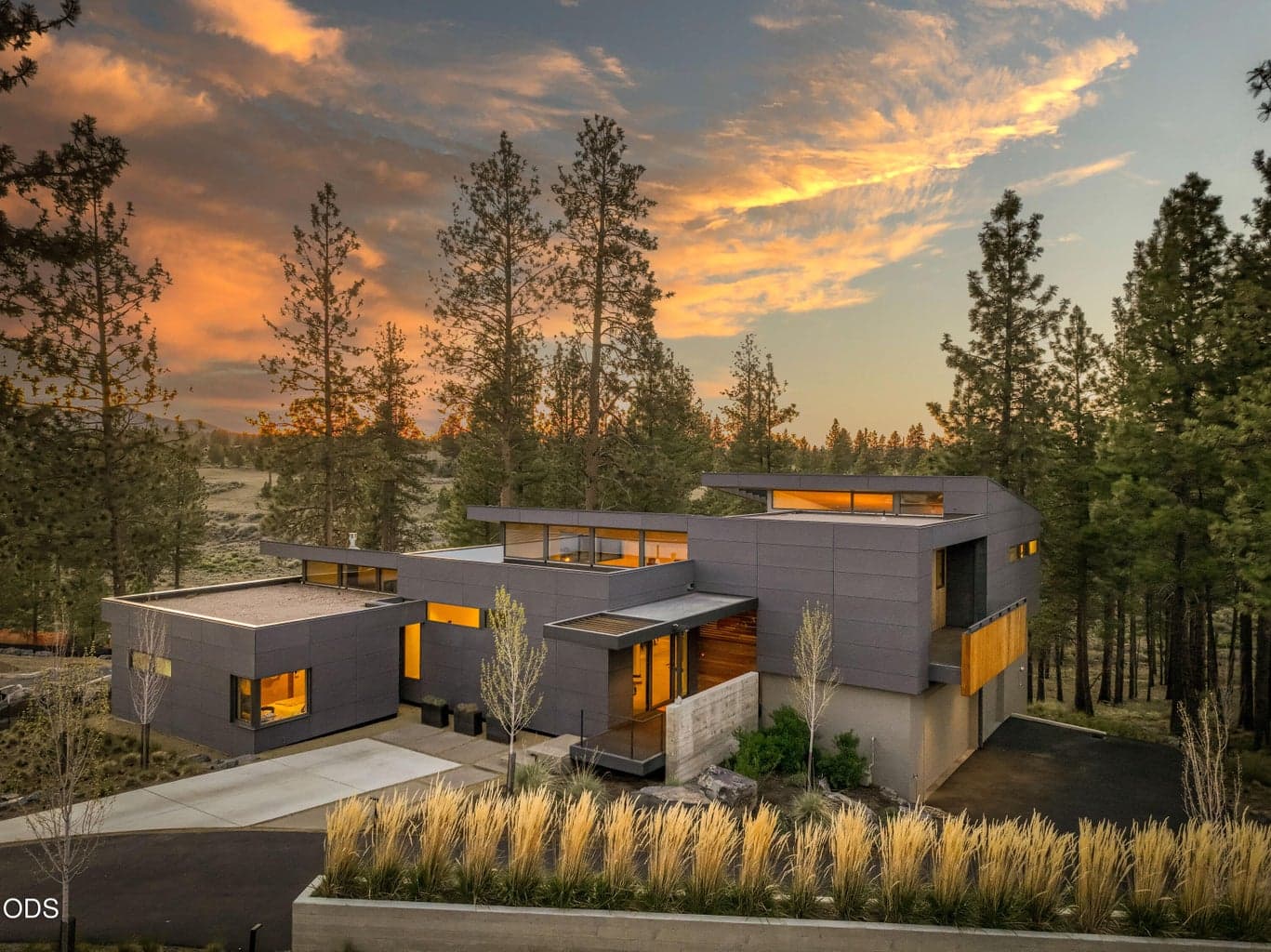 61865 Hosmer Lake
