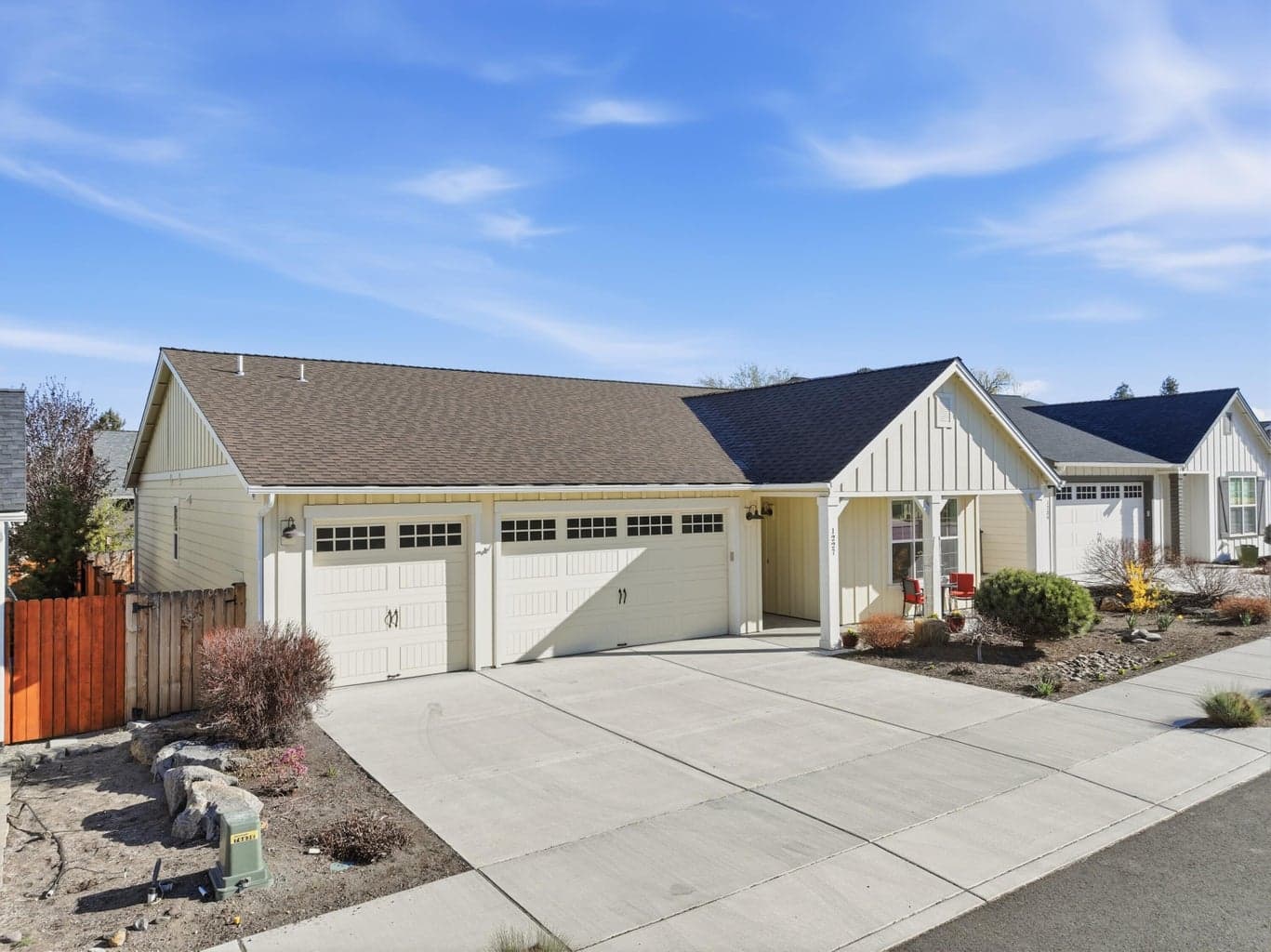 1227 Hoover