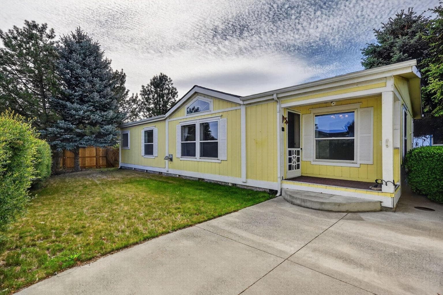 826 Shoshone, Redmond, OR, 97756 property photo